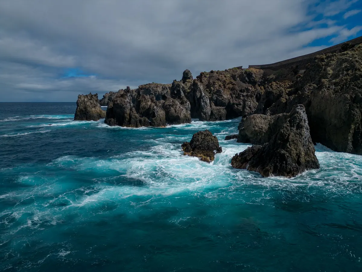 Why Coastal Britain Is Windier: A Local Wind Guide